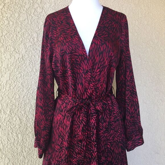 Vince Camuto Drifting Petals Hammered Satin Wrap S - Picture 7 of 8